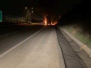 Bursa-i̇stanbul Otobanında Korkutan Yangın