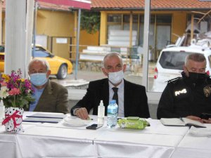 Marmaris Kaymakamı İ̇çmeler Mahallesinde Halk Toplantısı Yaptı