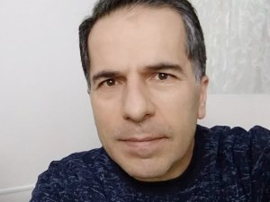 Öğrencilerine Son Kez Karne Verdi
