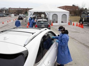 Abd’de Son 24 Saatte 2 Bin 479 Kişi Covid-19 Nedeniyle Hayatını Kaybetti