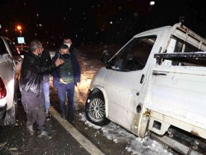 Bolu Dağı’nda Kar Yağışı Başladı, Polis Ekipleri Teyakkuza Geçti