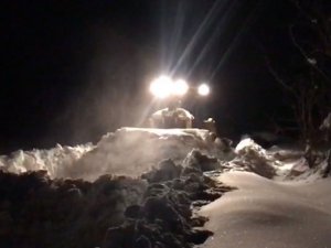 Yılın En Çok Karı Bu Köyde, Eksi 18 Derecede Dozerlerle 2 Metrelik Kar Kalınlığı Açılmaya Çalışılıyor