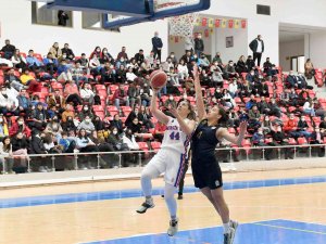 Mersin Büyükşehir Msk Kadın Basketbol Takımı, Fenerbahçe Gelişim’i 76-55 Yendi