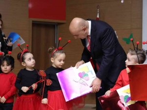 Çocuklar Karnelerini Başkan Altınok’un Elinden Aldı