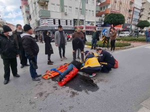 Otomobil İle Motosiklet Kavşakta Çarpıştı: 1 Yaralı