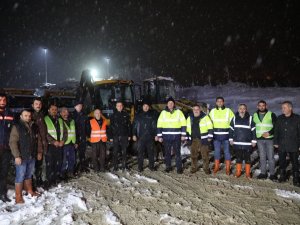 Gece Boyu Karla Mücadele Çalışması Yapıldı