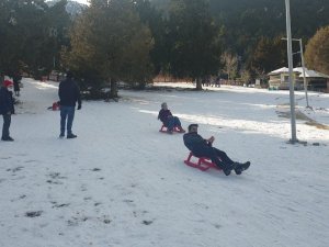 Denizliler Karın Keyfini Bağbaşı Yaylası’nda Çıkarttı