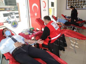 Kışla Azalan Kan Stoğuna 800 Personelle Destek