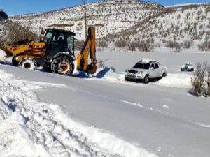 Siirt’te Karda Mahsur Kalan 2 Hasta Kurtarıldı