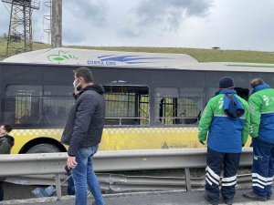 İ̇ett Otobüsü Kaza Yaptı, Yolcular Kırık Camdan Çıkarıldı
