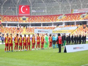Spor Toto Süper Lig: Yeni Malatyaspor: 0 - Beşiktaş: 0 (İlk Yarı)