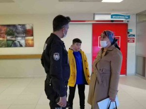 Bursa’da Başıboş Köpek Kartopu Oynayan Gence Saldırdı