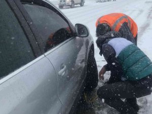 Akseki-seydişehir Karayolu Kar Ve Tipi Sebebiyle Tamamen Trafiğe Kapandı.
