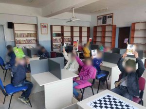 Diyarbakır’da Çocukları Sevindiren Karne Hediyesi