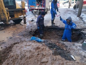 Di̇ski̇ Buzlanma Sonucu Yaşanan Arızalara Müdahale Ediyor