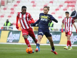 Spor Toto Süper Lig: Dg Sivasspor: 0 - Fenerbahçe: 0 (Maç Devam Ediyor)