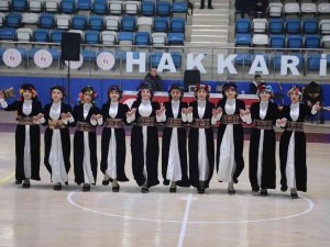 Hakkari’de Halk Oyunları Yarışması