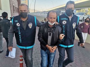 Ağabeyini Öldürüp Katilin Bulunması İçin Yardım İsteyen Sanığa Müebbet Hapis Cezası