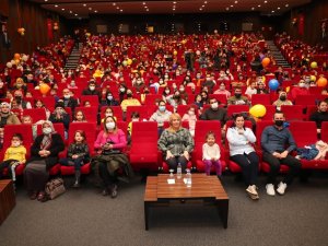 Minik Öğrenciler Yarıyılın Yorgunluğunu Şenlikte Attı