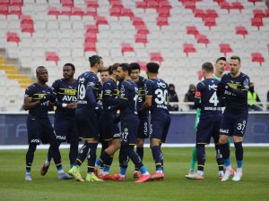 Spor Toto Süper Lig: Dg Sivasspor: 0- Fenerbahçe: 1 (İ̇lk Yarı)