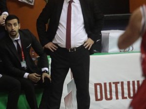 Cengiz Karadağ Maçın Ortasında Kalp Krizi Geçirdi