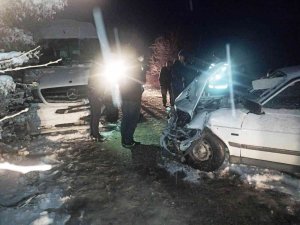Yoğun Kar Yağışı Kazaya Neden Oldu: 3’ü Ağır 4 Yaralı