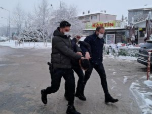 Kız Kardeşini Ve Eşini Bıçaklayan Saldırgan Yakalandı