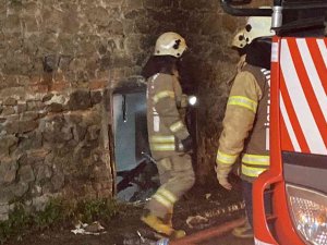 Şişli’de Evsizlerin Isınmak İçin Ateş Yaktığı Metruk Bina Alev Alev Yandı