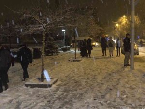 43 İlin Geçiş Güzergahında Yoğun Kar Yağışı Etkili Oldu