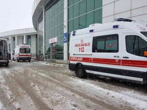 Erzincan’da 5 Kişilik Aile Sobadan Sızan Karbonmonoksit Gazından Zehirlendi