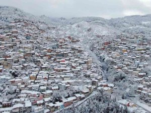 Bursa’da Kar Yağışı Kartpostallık Görüntüler Oluşturdu