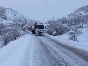 Tunceli-erzincan Karayolu Tır Geçişlerine Kapatıldı