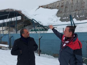 Hatay’da Kardan Tribünün Çatısı Çöktü