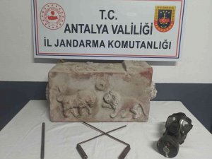 Roma Dönemine Ait Tarihi Eserleri Piyasaya Sürmek İsterken Yakalandılar