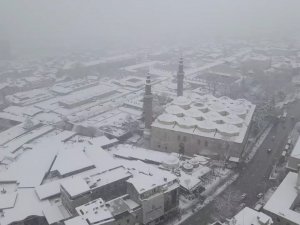 Bursa’daki Yoğun Kar Yağışı Havadan Görüntülendi