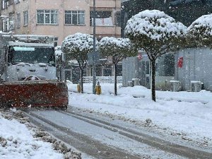 Düzce’de Yoğun Kar Yağışı Devam Ediyor