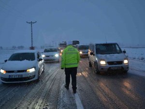 Konya Adana Karayolu 16 Saattir Trafiğe Kapalı
