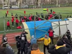 Amatör Maçta Ortalık Savaş Alanına Döndü: 4 Futbolcu Yaralı