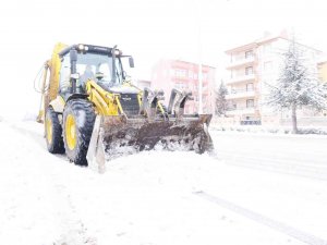 Karaman Şehir Merkezinde Kar Kalınlığı 30 Santimi Aştı