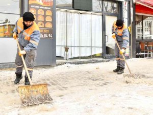Tepebaşı’nda Kar İle Mücadele Hız Kesmiyor