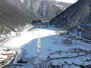 Buz Tutan Uzungöl Havadan Görüntülendi