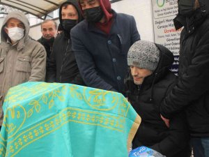 Soluk Borusuna Fındık Kaçması Sonucu Ölen Minik Yuşa Toprağa Verildi