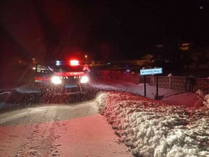 İ̇l Özel İ̇dare Ekiplerinin 1150 Rakımlı Ahı Dağı’nda Karla Mücadelesi
