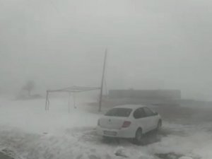 Siverek’te Kırsal Mahallelerin Yolları Kapandı