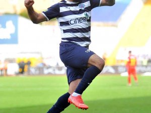 Umut Bozok 11. Golüne Ulaştı