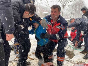 4 Buçuk Yaşındaki Çocuk Oyun Oynarken Kuyuya Düştü
