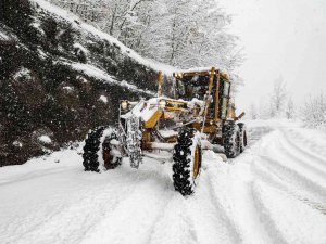 Bursa’da 36 Saatte 5 Bin 140 Kilometre Yol Kardan Temizlendi