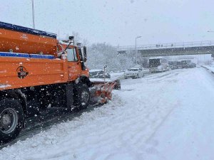 37 Aracın Zincirleme Kaza Yaptığı Tem Tek Şeritten Trafiğe Açıldı