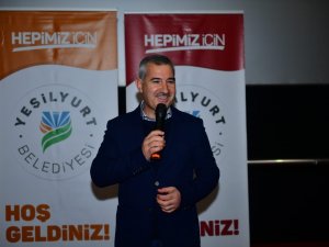 Başkan Çınar’dan Öğrencilere Karne Hediyesi
