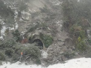 Heyelan Nedeniyle Tren Seferleri İptal Edildi
